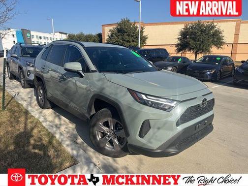 2022 Toyota RAV4 XLE