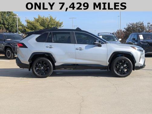 2024 Toyota RAV4 Hybrid SE