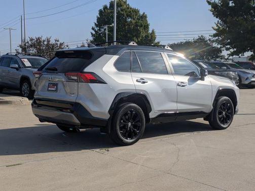 2024 Toyota RAV4 Hybrid SE