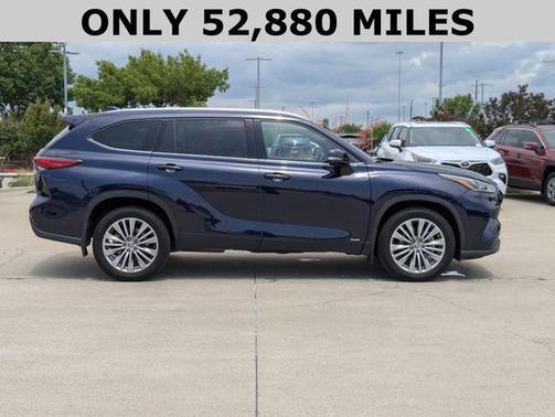 2023 Toyota Highlander Hybrid Platinum