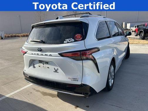 2023 Toyota Sienna Platinum 7 Passenger