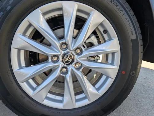 2025 Toyota Corolla Cross LE