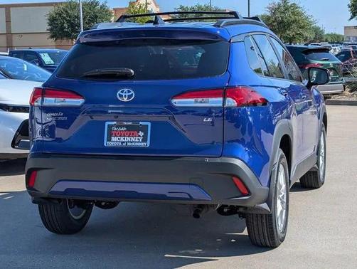 2025 Toyota Corolla Cross LE