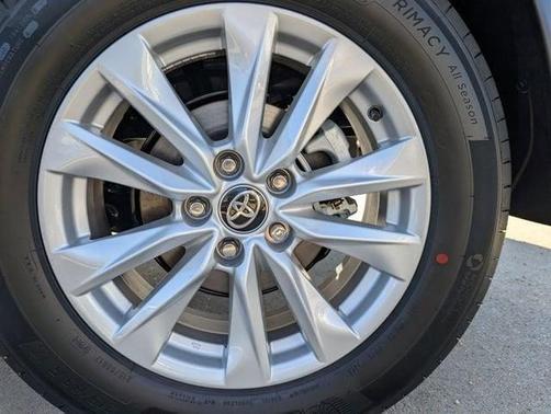 2025 Toyota Corolla Cross LE