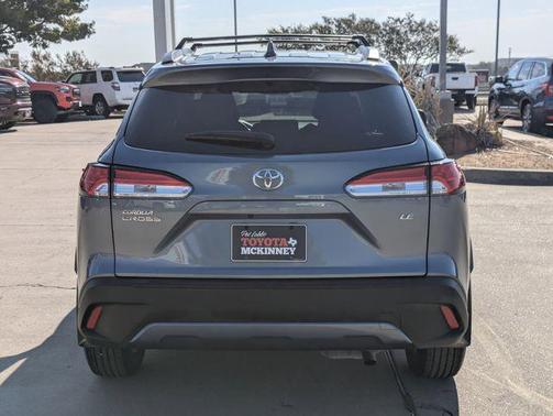 2024 Toyota Corolla Cross LE