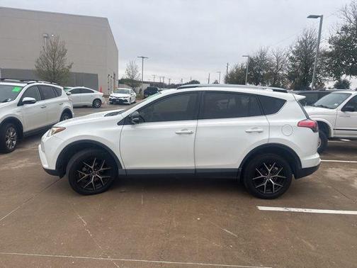 2018 Toyota RAV4 SE