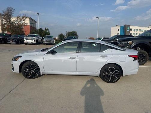 2023 Nissan Altima SR Intelligent AWD