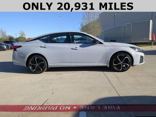 2023 Nissan Altima SR Intelligent AWD