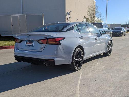 2023 Nissan Altima SR Intelligent AWD