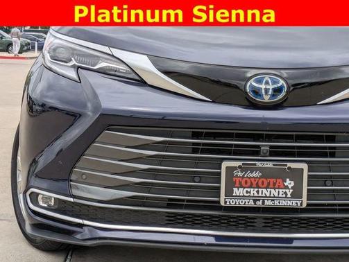 2023 Toyota Sienna Platinum 7 Passenger