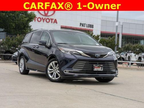 2023 Toyota Sienna Platinum 7 Passenger