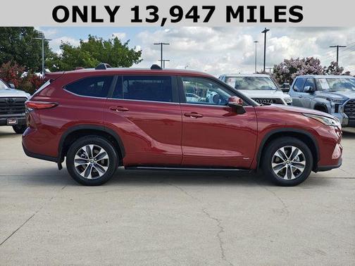 2023 Toyota Highlander Hybrid XLE