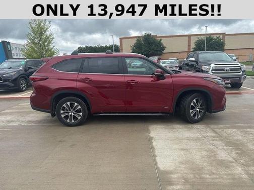 2023 Toyota Highlander Hybrid XLE