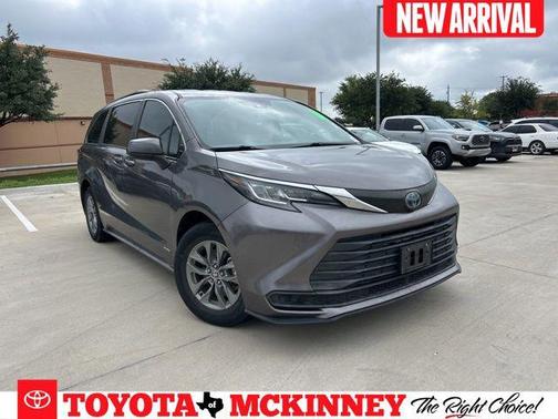 Predawn Gray Mica 2021 Toyota Sienna LE