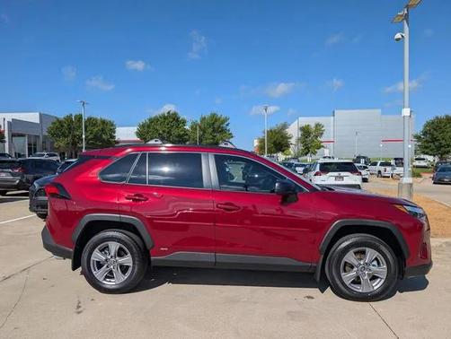 2025 Toyota RAV4 Hybrid LE