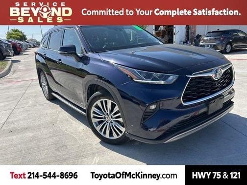 2023 Toyota Highlander Hybrid Platinum