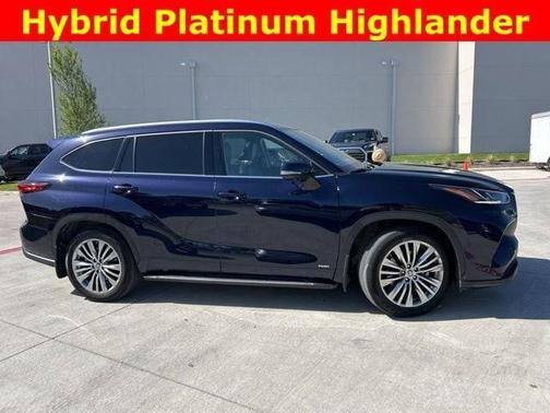 2023 Toyota Highlander Hybrid Platinum