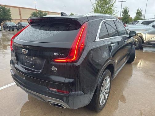 2022 Cadillac XT4 Premium Luxury