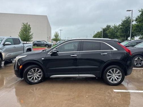 2022 Cadillac XT4 Premium Luxury
