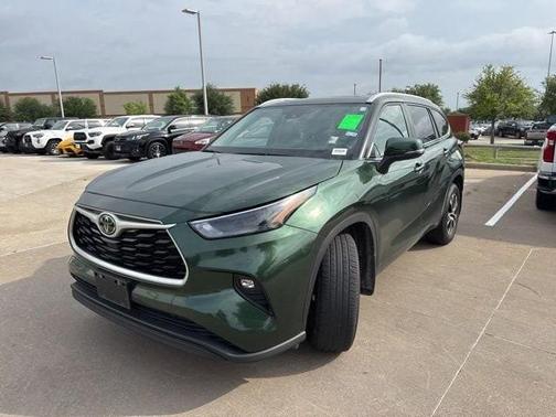 2023 Toyota Highlander XLE