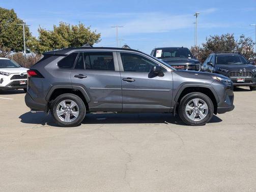 2025 Toyota RAV4 Hybrid SE