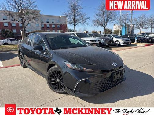 2025 Toyota Camry SE