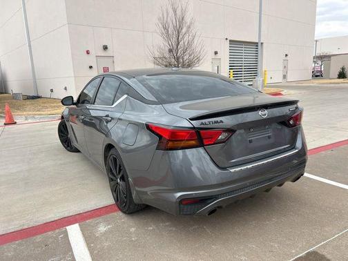 2022 Nissan Altima SR FWD