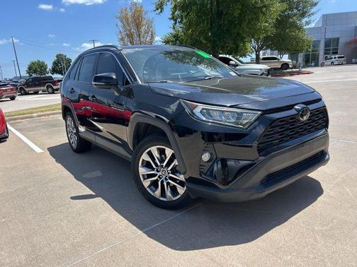 2020 Toyota RAV4 XLE Premium