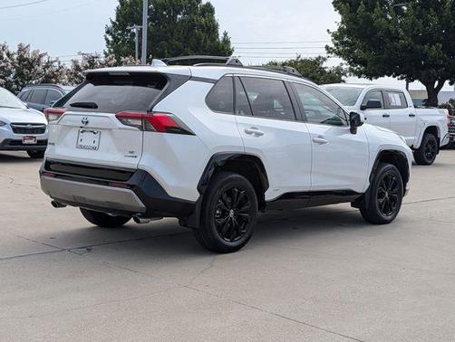 Wind Chill Pearl 2024 Toyota RAV4 Hybrid SE