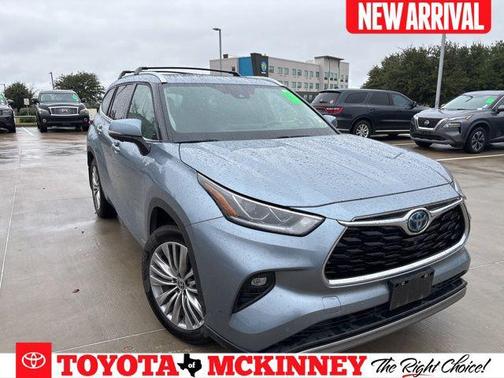 2023 Toyota Highlander Hybrid Platinum