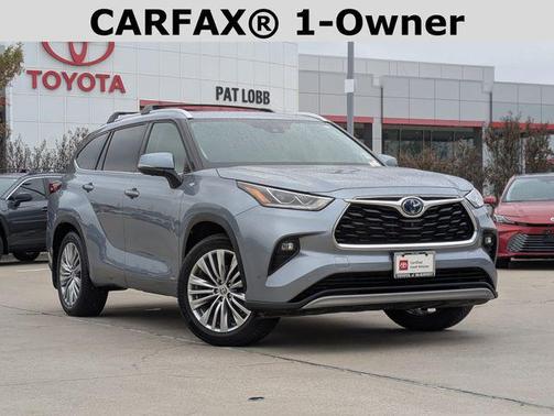 2023 Toyota Highlander Hybrid Platinum