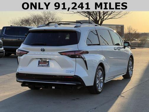 2021 Toyota Sienna Platinum