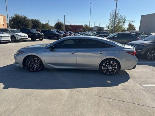 2019 Toyota Avalon XSE