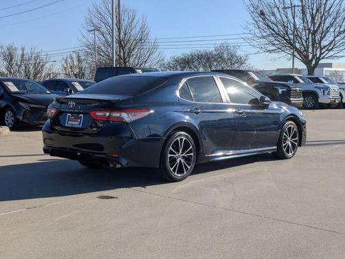 2018 Toyota Camry SE