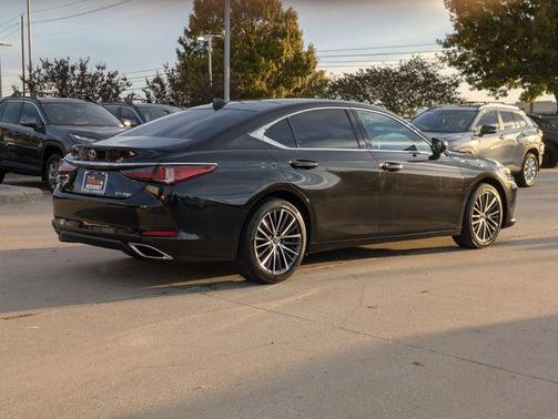 2022 Lexus ES 350 Base