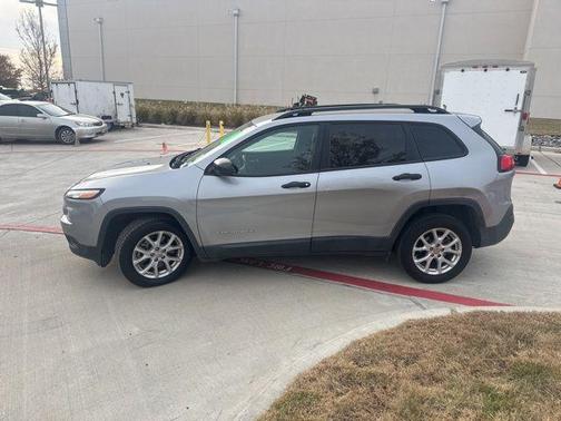 2017 Jeep Cherokee Sport