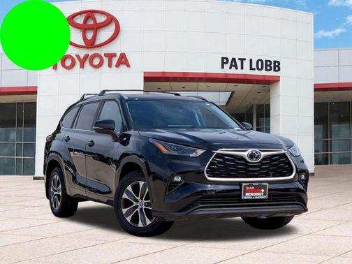 Midnight Black Metallic 2023 Toyota Highlander XLE
