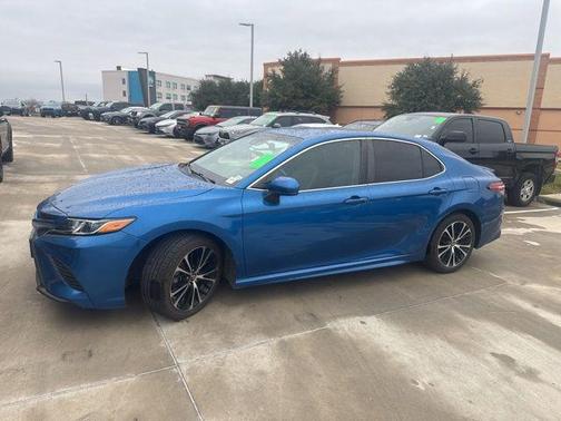 2018 Toyota Camry SE