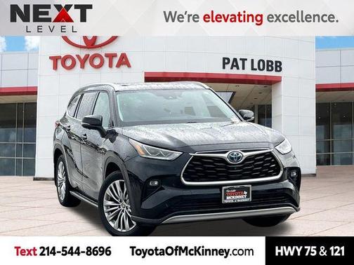 2023 Toyota Highlander Hybrid Platinum