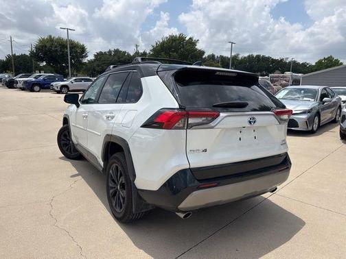2024 Toyota RAV4 Hybrid SE