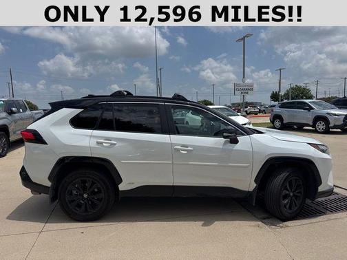 2024 Toyota RAV4 Hybrid SE