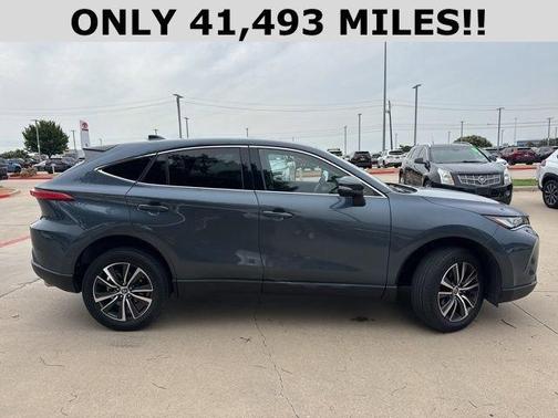 2023 Toyota Venza LE