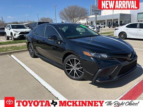 2024 Toyota Camry SE