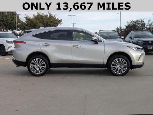 2022 Toyota Venza XLE