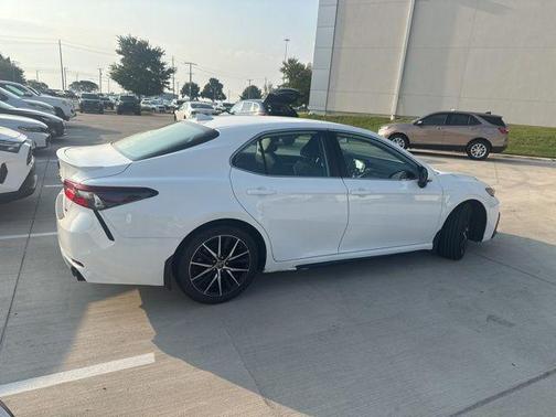 2023 Toyota Camry SE