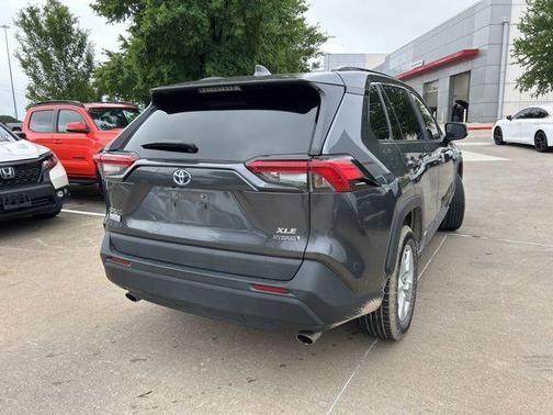2021 Toyota RAV4 Hybrid XLE