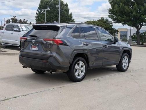 2021 Toyota RAV4 Hybrid XLE