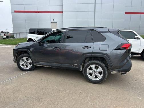 2021 Toyota RAV4 Hybrid XLE