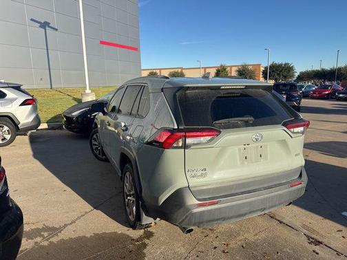 2019 Toyota RAV4 XLE Premium