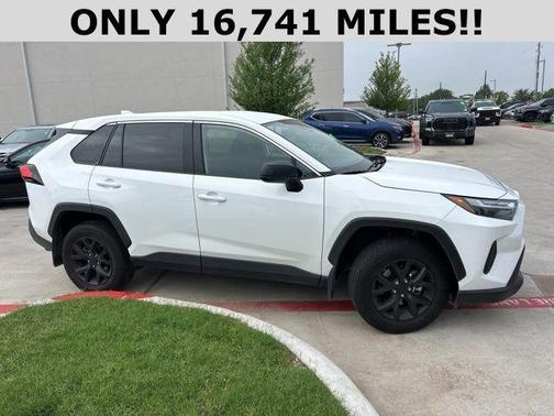 2024 Toyota RAV4 LE